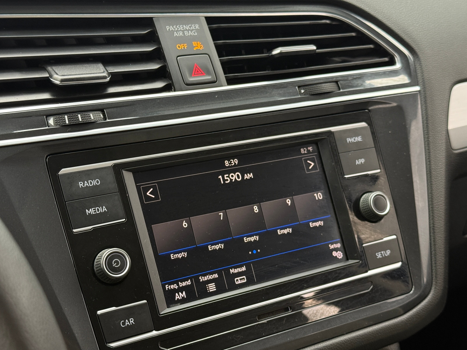 Thumbnail: 2019 Volkswagen Tiguan - 4