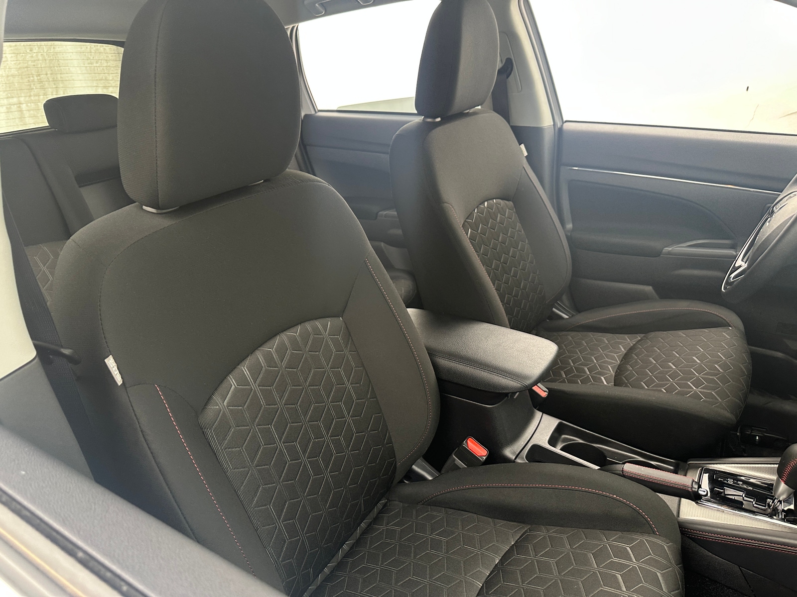 Thumbnail: 2024 Mitsubishi Outlander Sport - 2