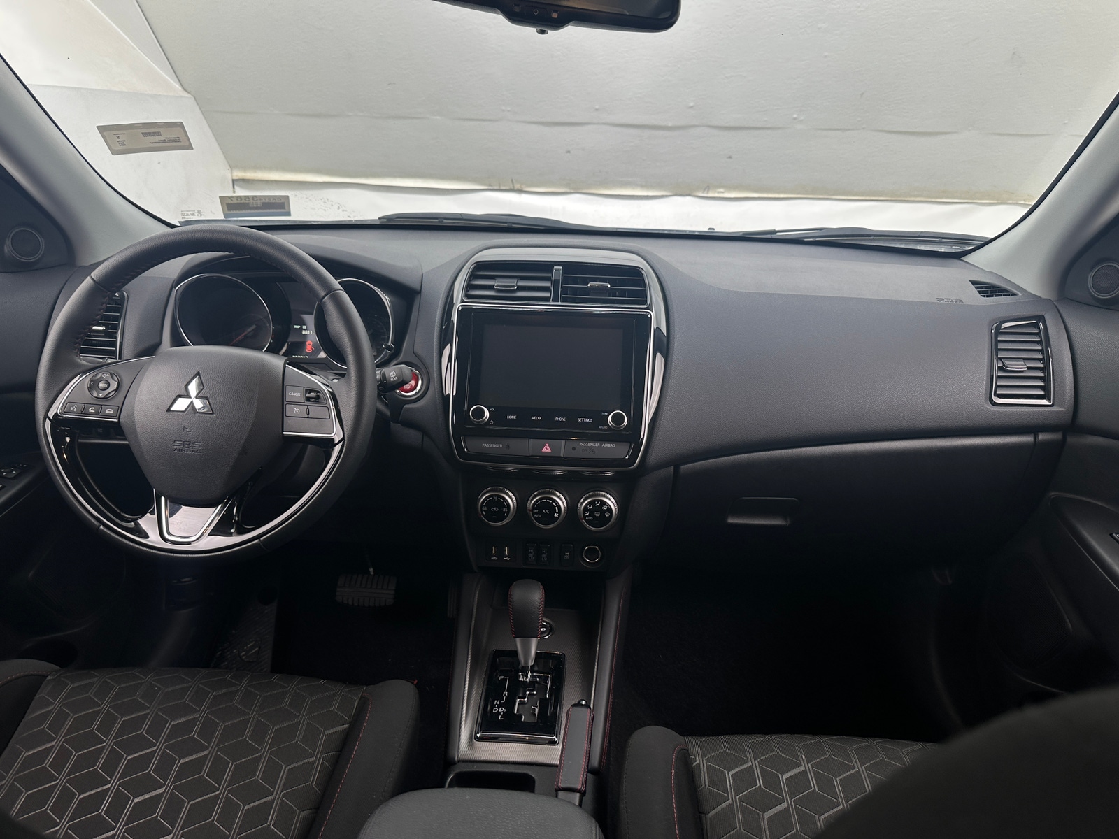 Thumbnail: 2024 Mitsubishi Outlander Sport - 3