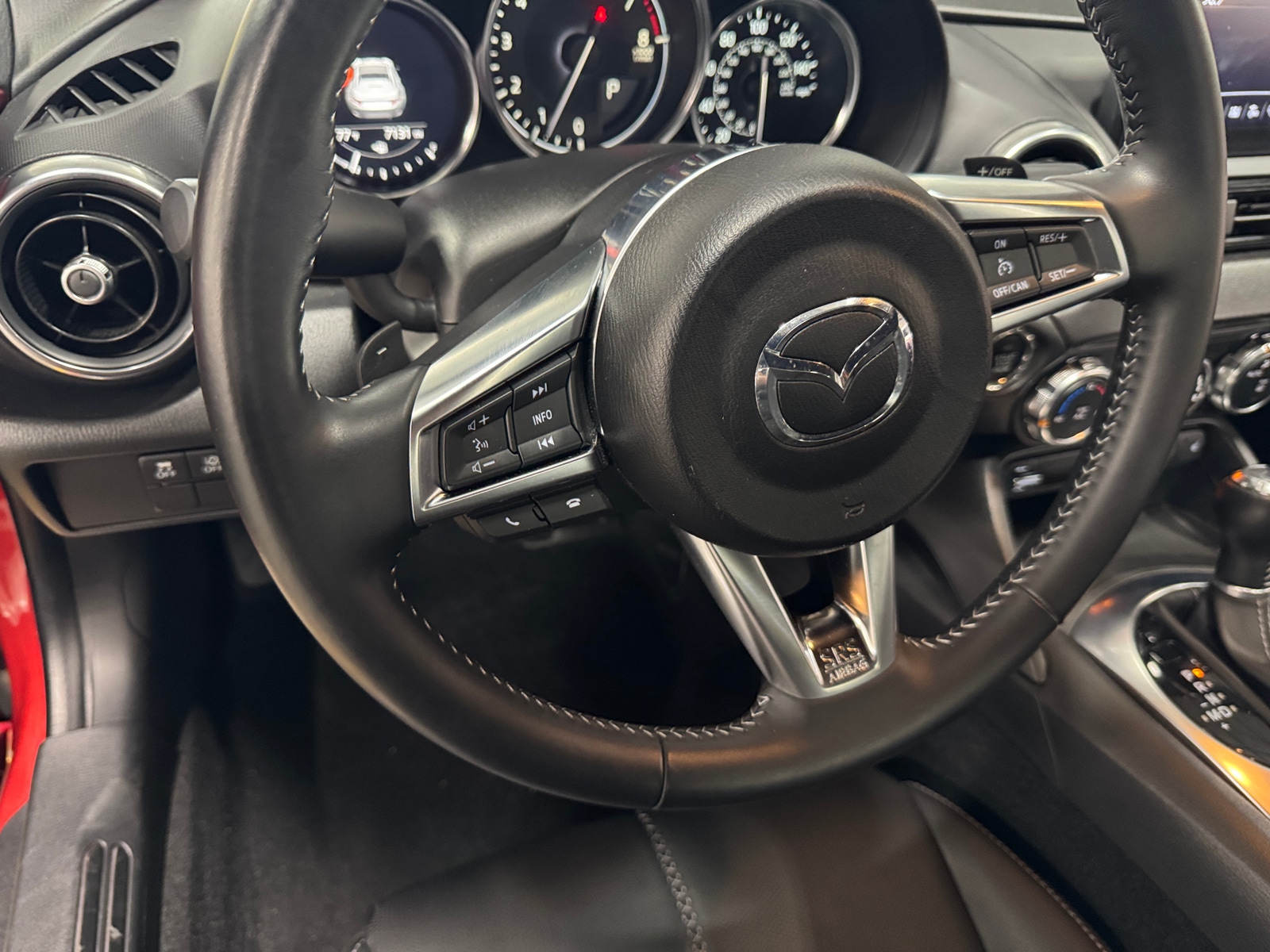 Thumbnail: 2022 Mazda MX-5 Miata - 4