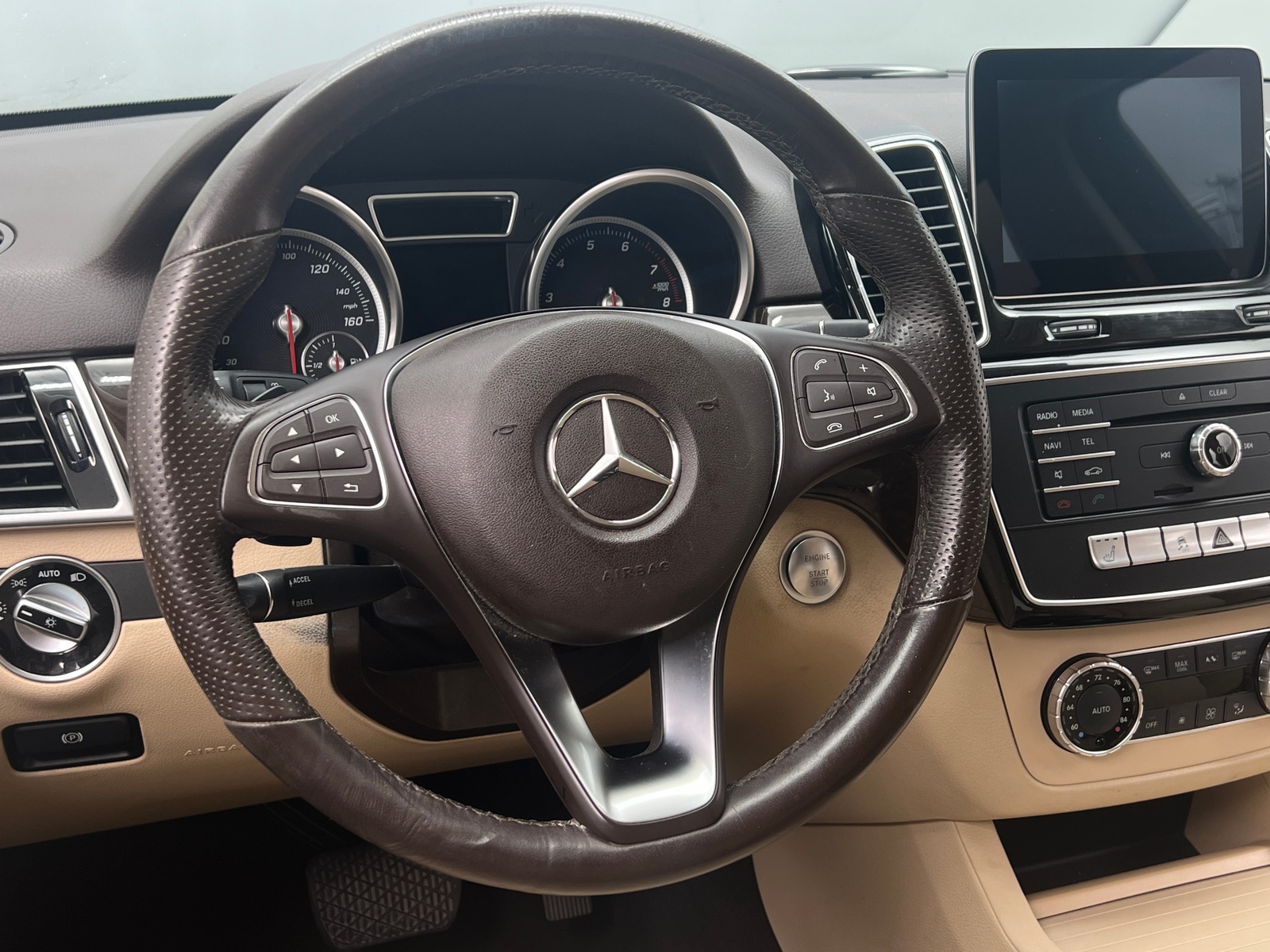 Thumbnail: 2017 Mercedes-Benz GLE - 4