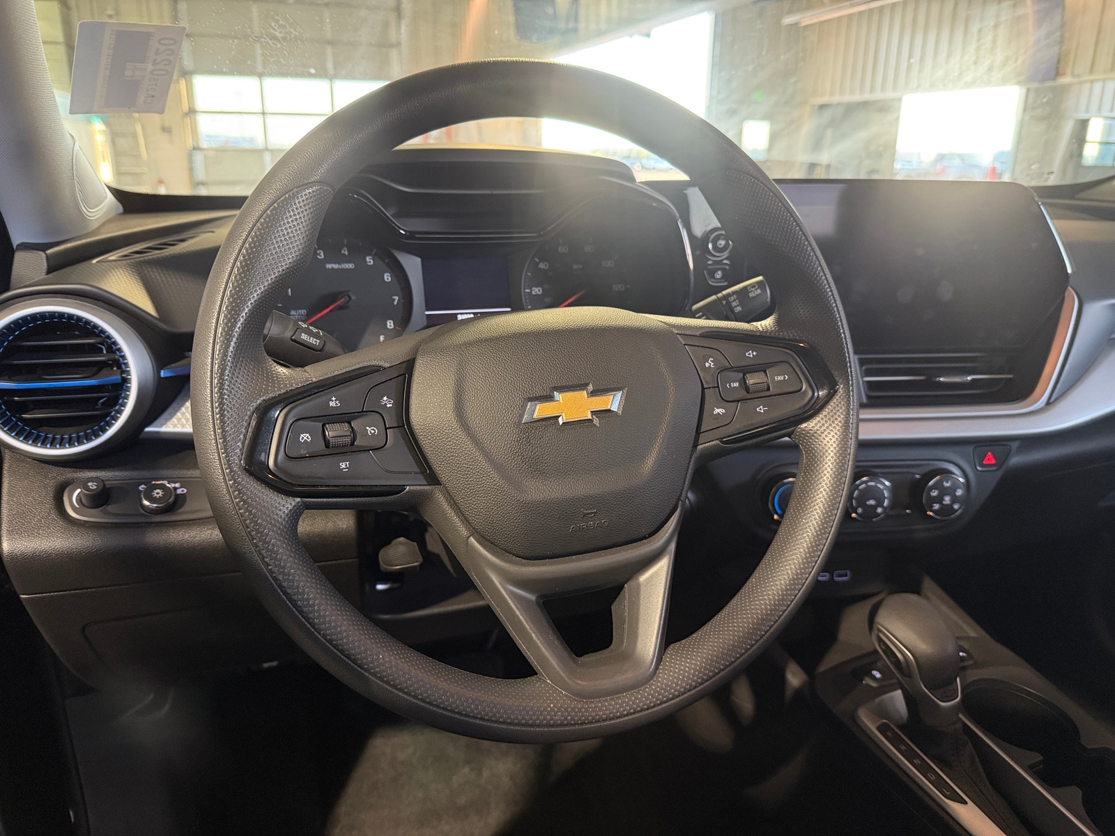 Thumbnail: 2025 Chevrolet Trax - 5