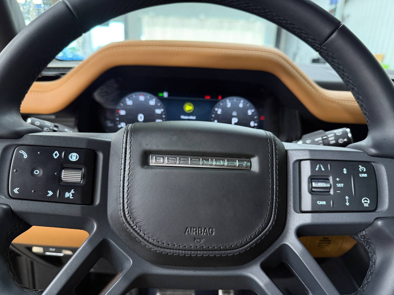 Thumbnail: 2024 Land Rover Defender - 4
