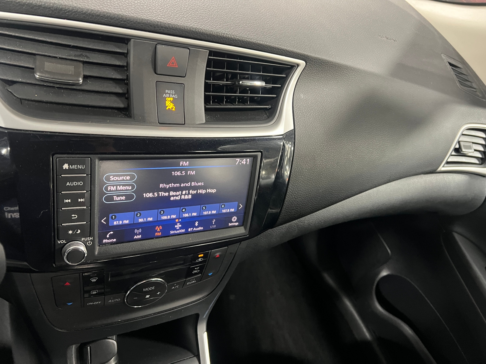 Thumbnail: 2019 Nissan Sentra - 4