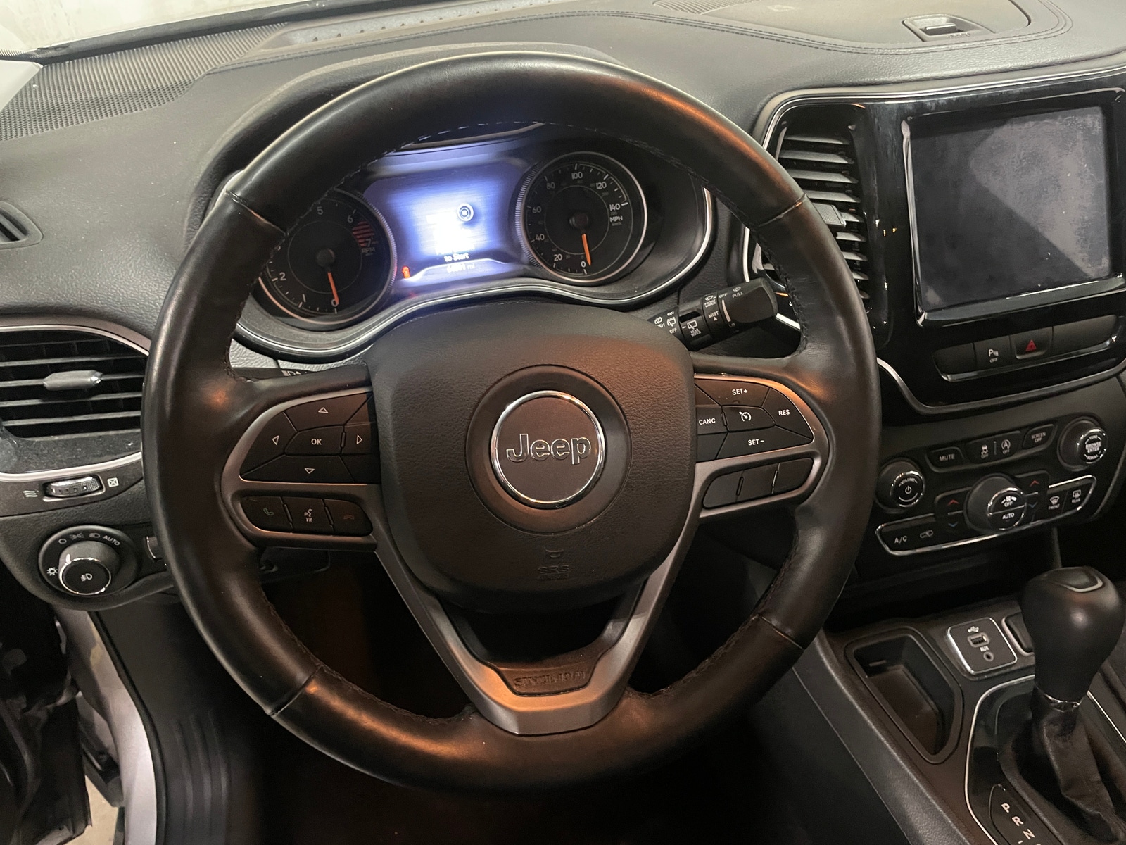 Thumbnail: 2019 Jeep Cherokee - 4