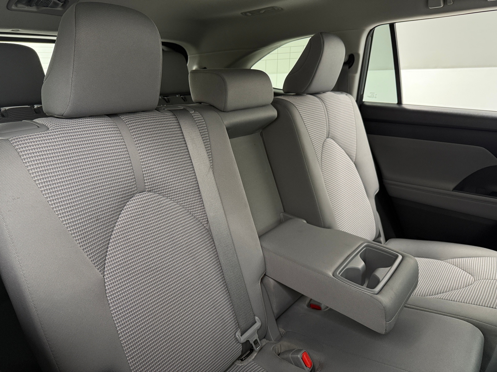 Thumbnail: 2023 Toyota Highlander - 6