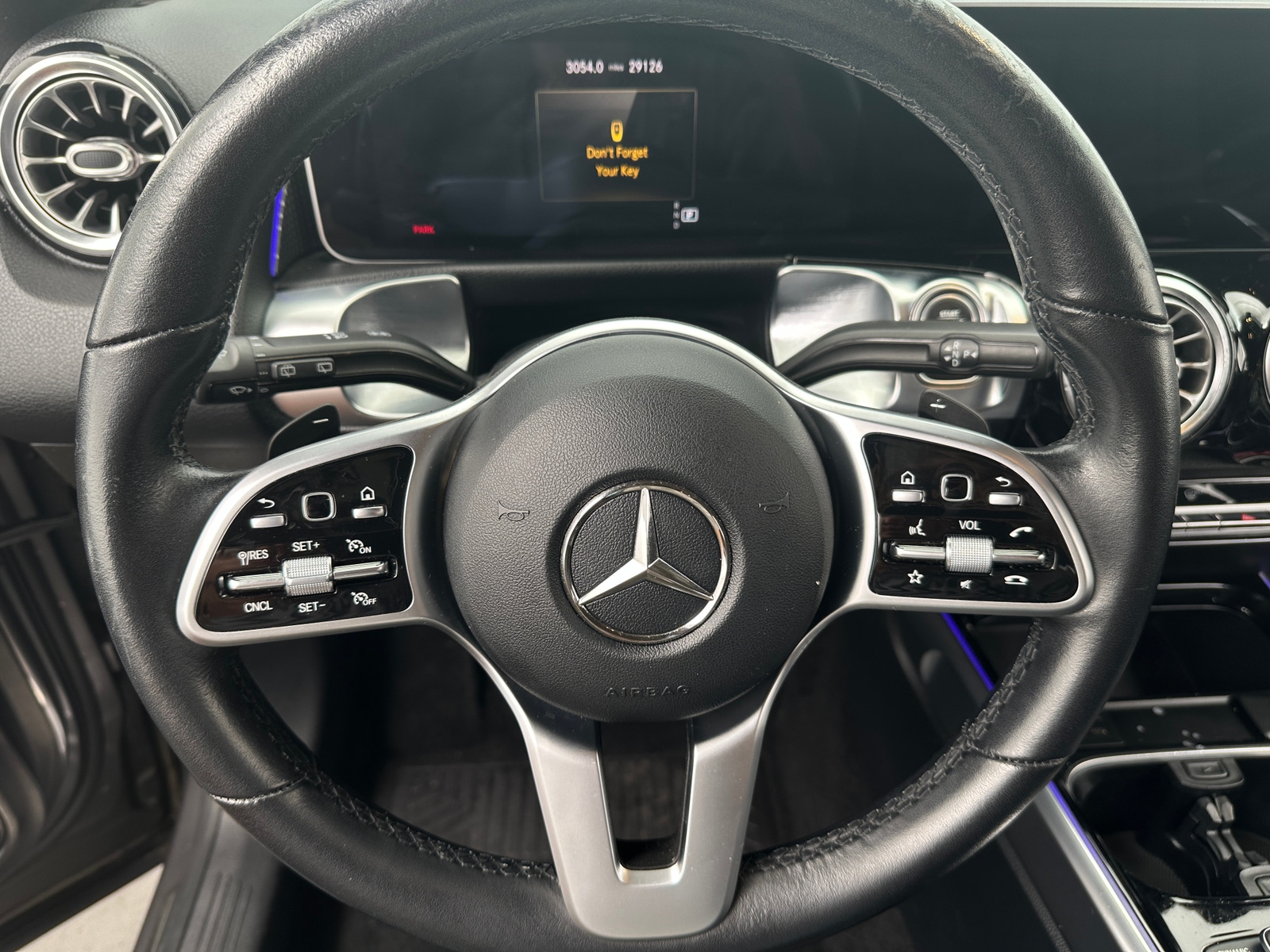 Thumbnail: 2021 Mercedes-Benz GLB - 4