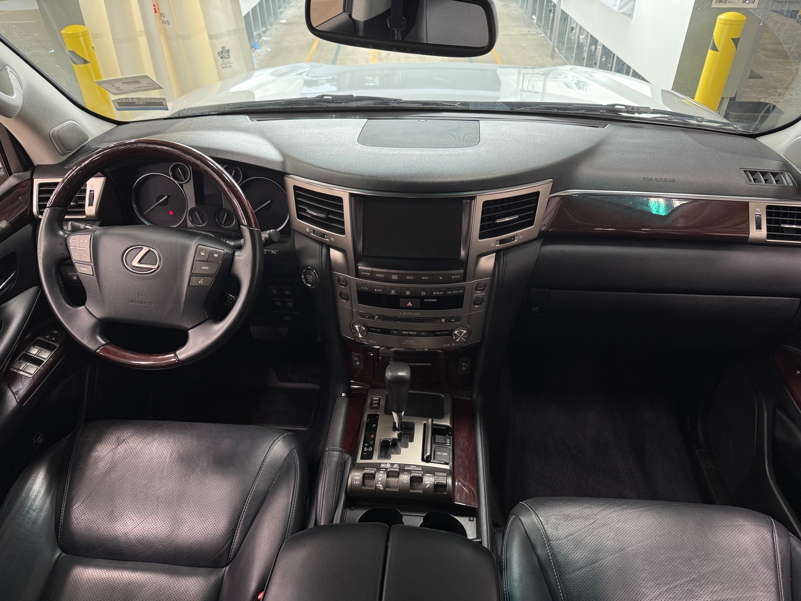 Thumbnail: 2015 Lexus LX - 2