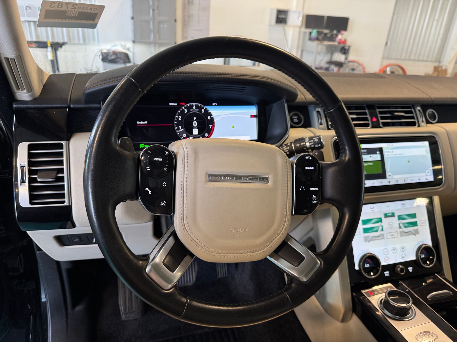 Thumbnail: 2019 Land Rover Range Rover - 4