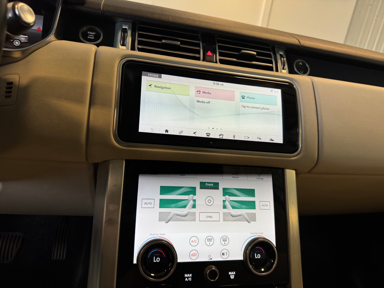 Thumbnail: 2019 Land Rover Range Rover - 3