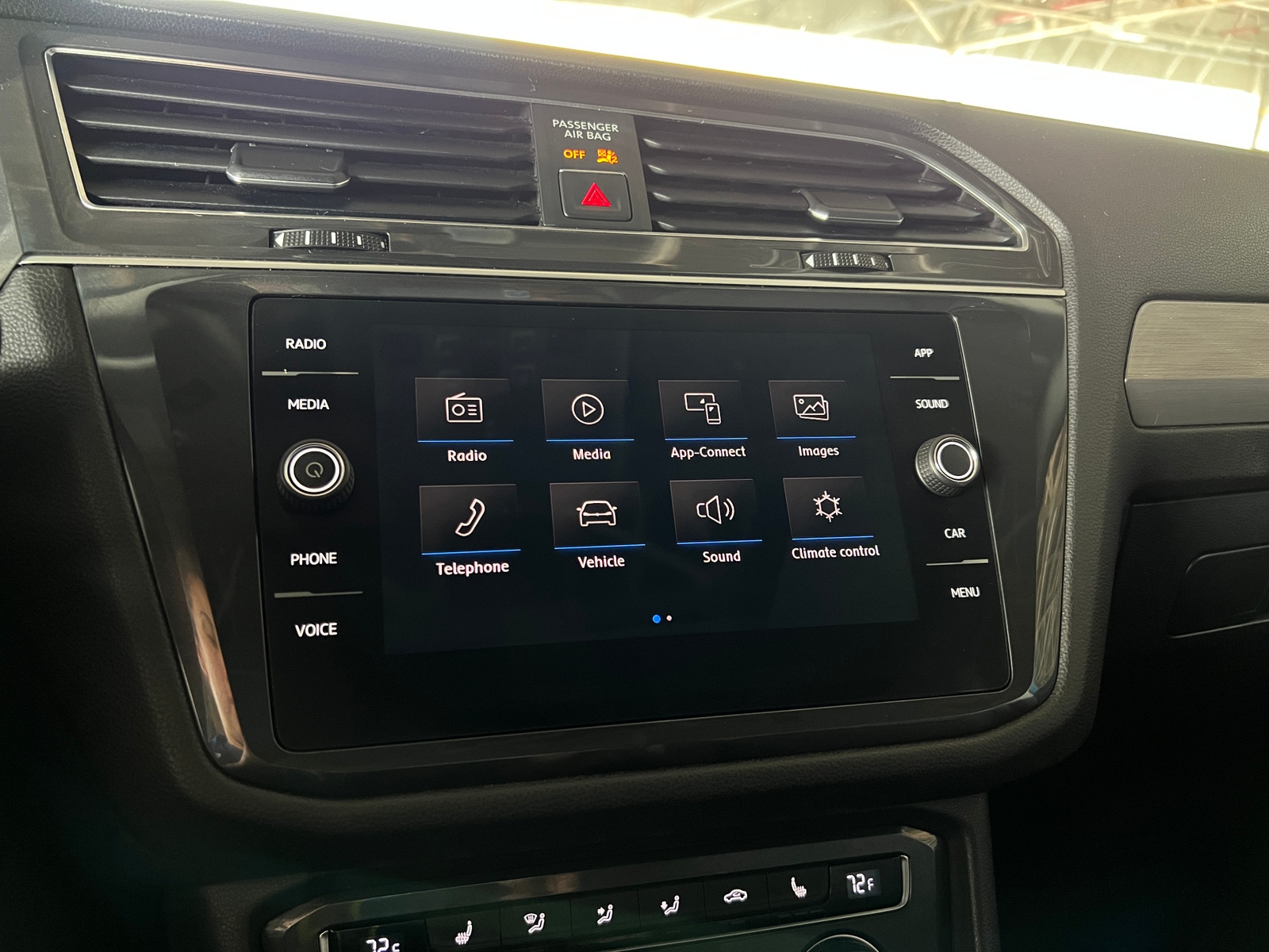 Thumbnail: 2018 Volkswagen Tiguan - 3