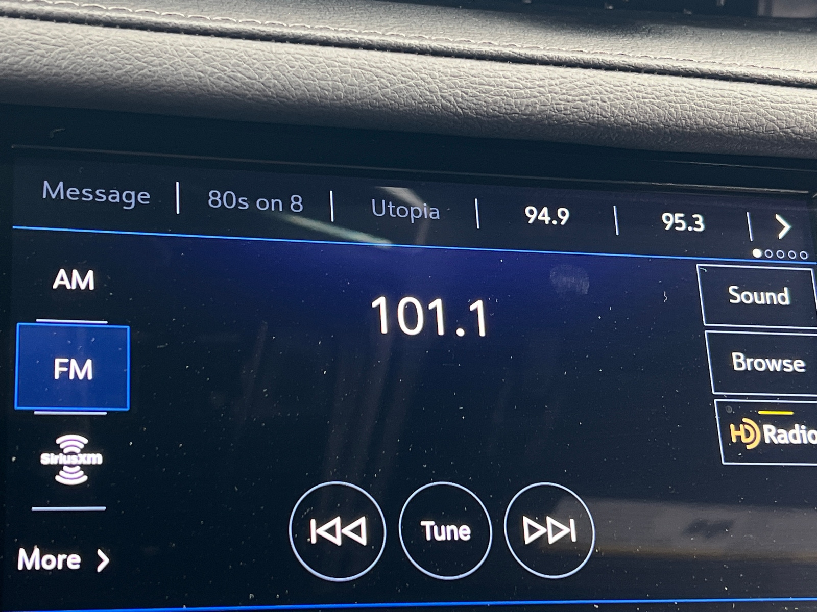 Thumbnail: 2023 Cadillac XT5 - 3