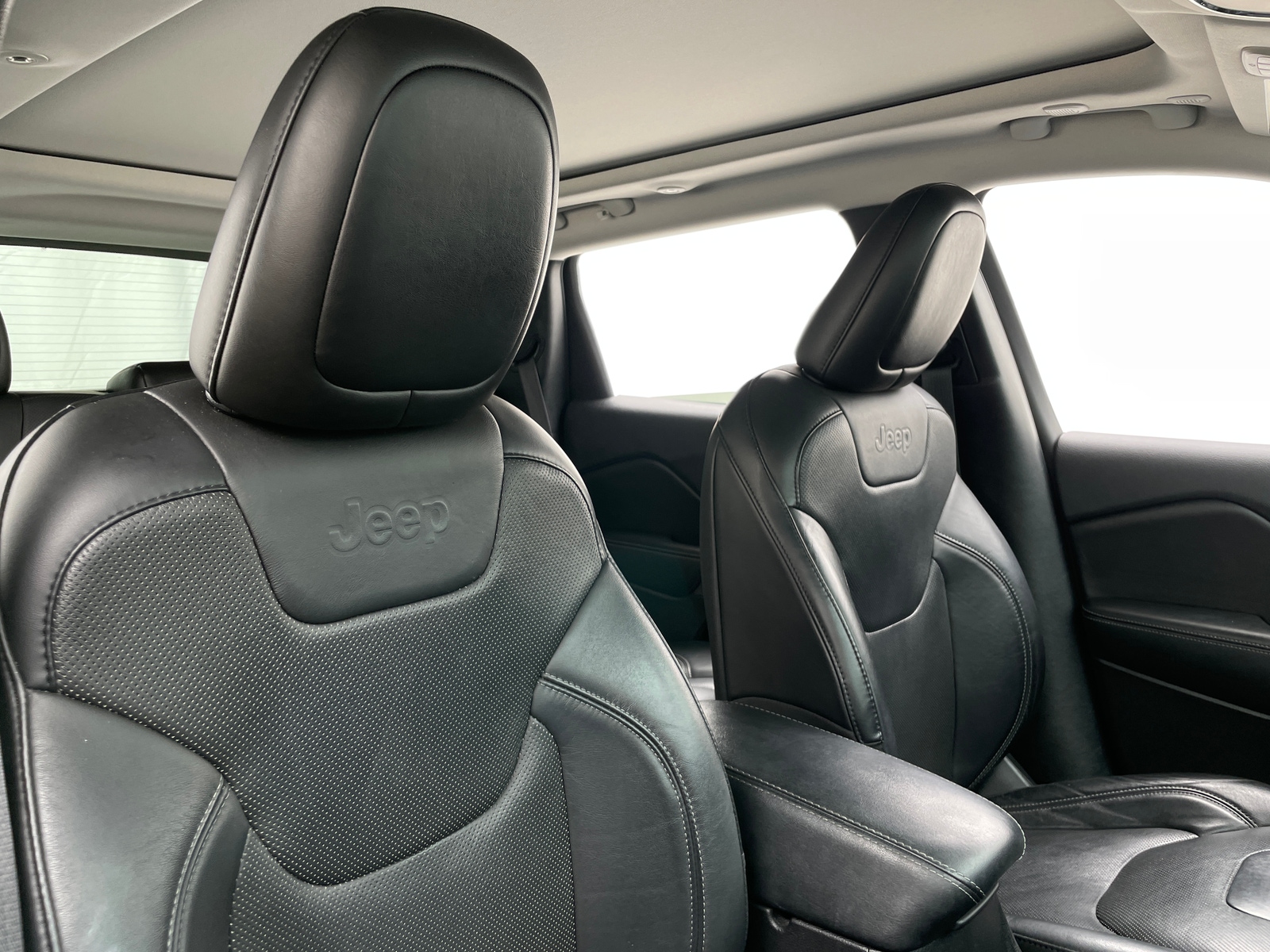 Thumbnail: 2020 Jeep Cherokee - 2