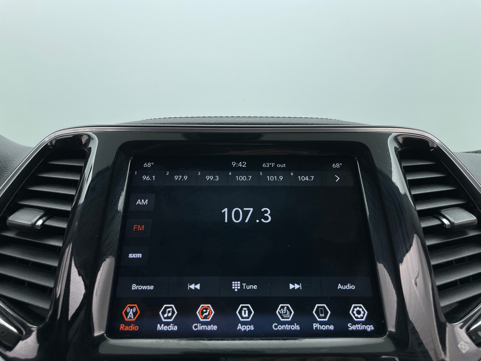 Thumbnail: 2020 Jeep Cherokee - 4
