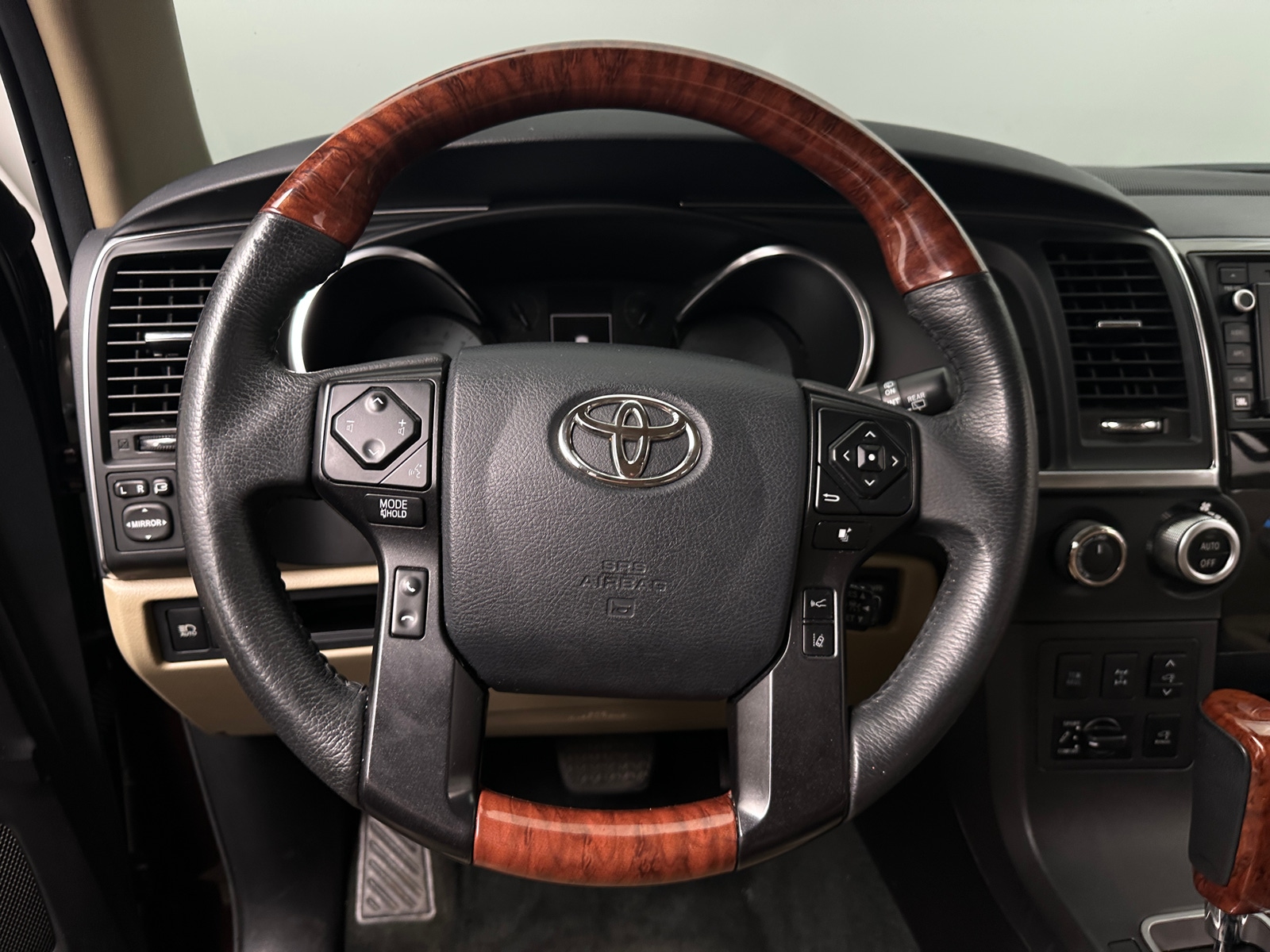 Thumbnail: 2018 Toyota Sequoia - 4