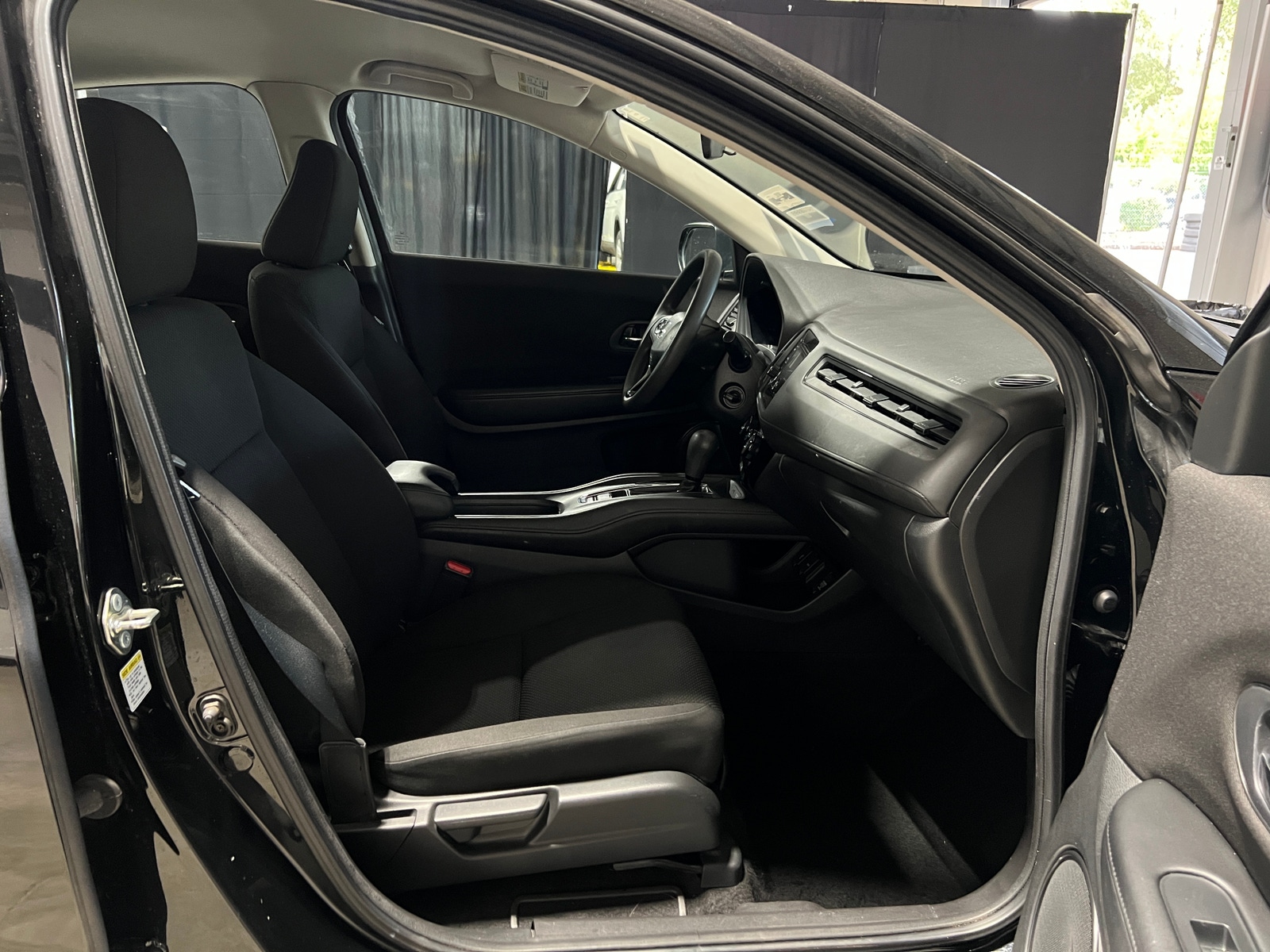 Thumbnail: 2016 Honda HR-V - 2