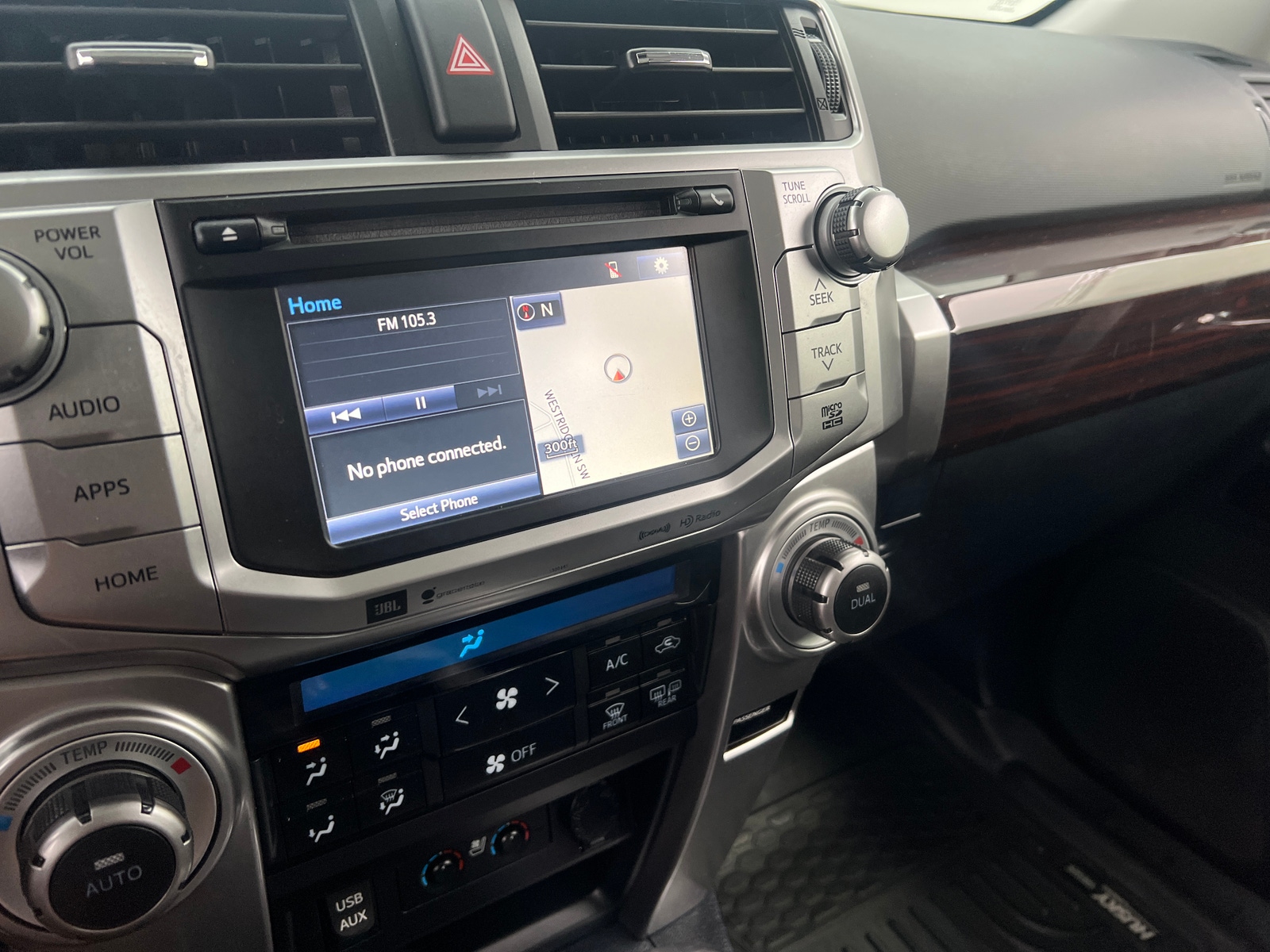 Thumbnail: 2016 Toyota 4Runner - 3