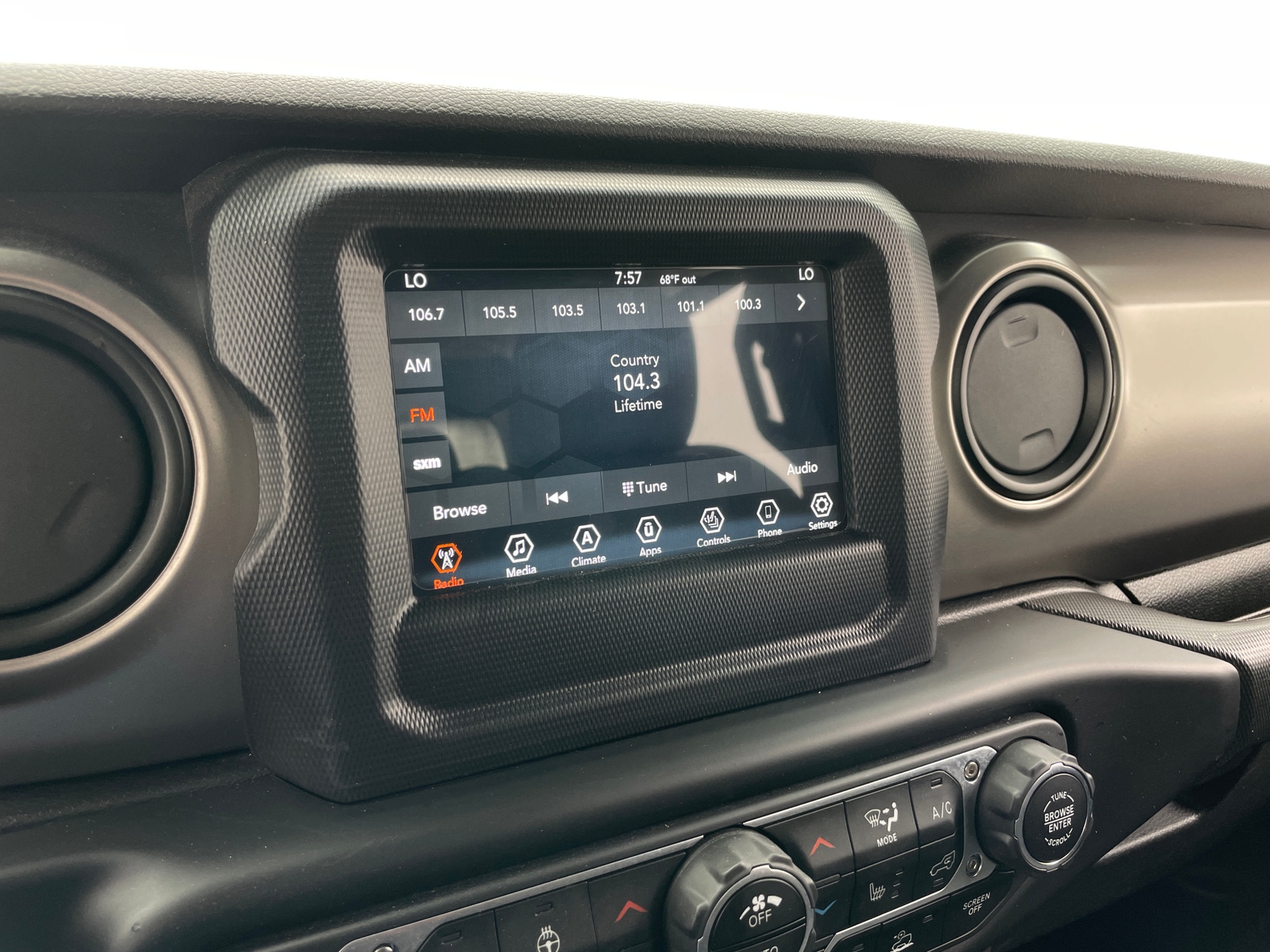 Thumbnail: 2020 Jeep Gladiator - 4