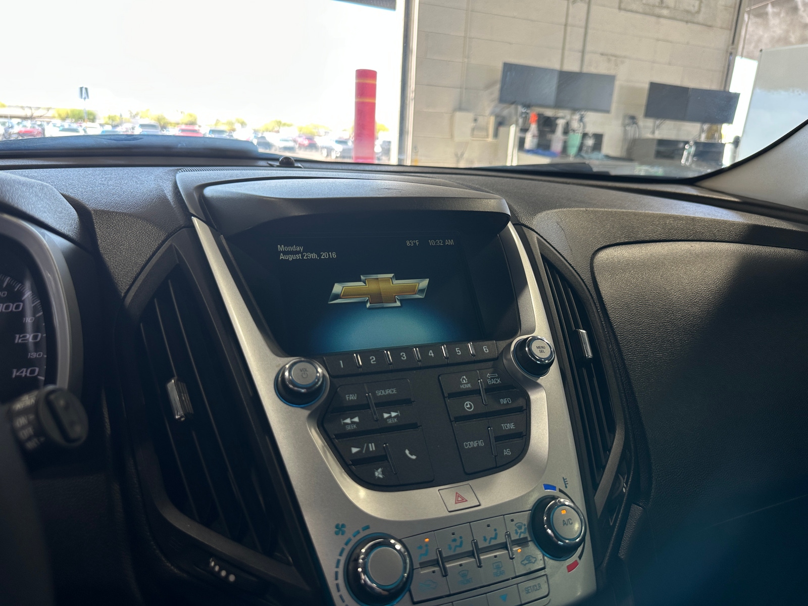 Thumbnail: 2017 Chevrolet Equinox - 4