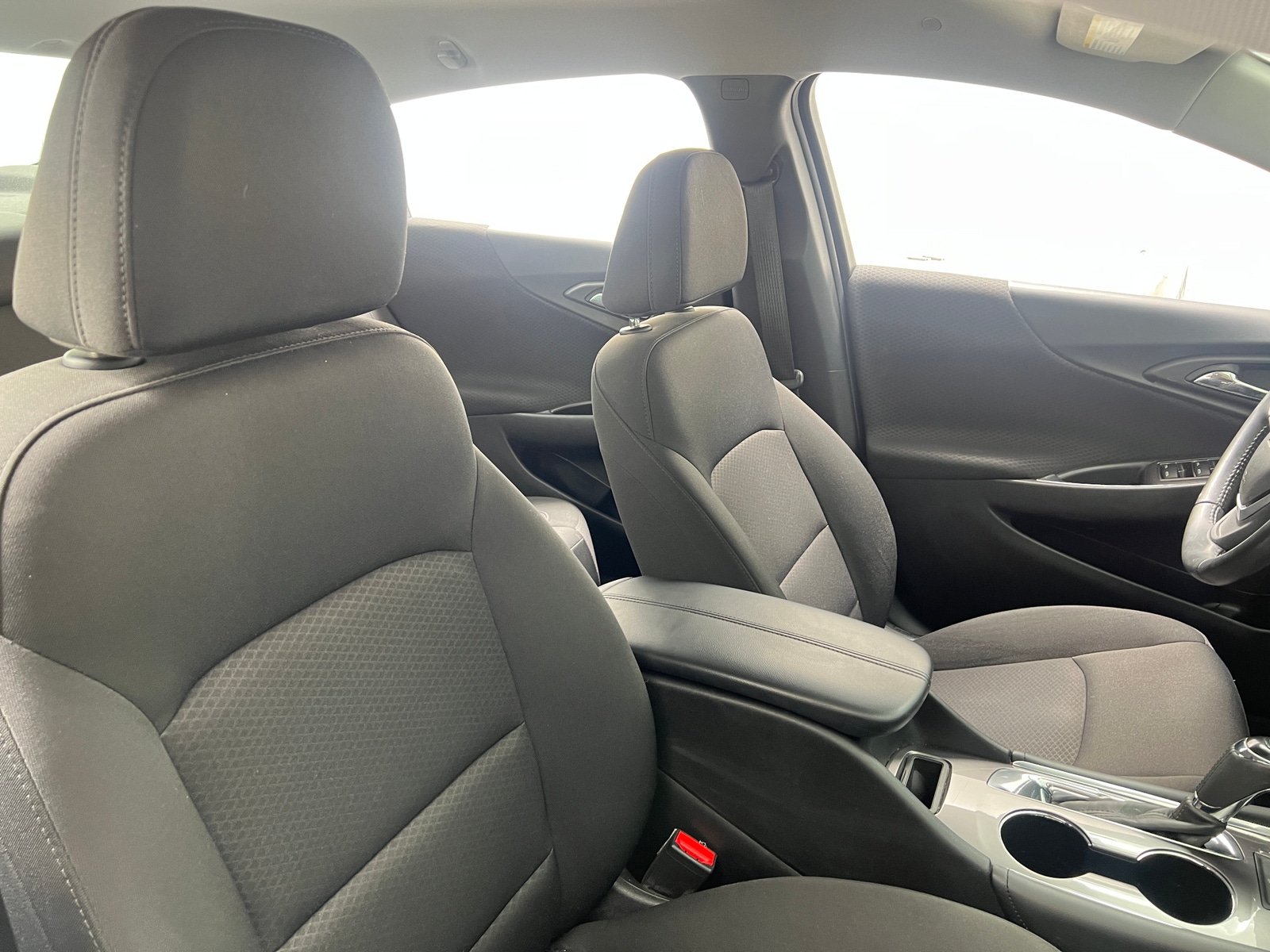 Thumbnail: 2018 Chevrolet Malibu - 2