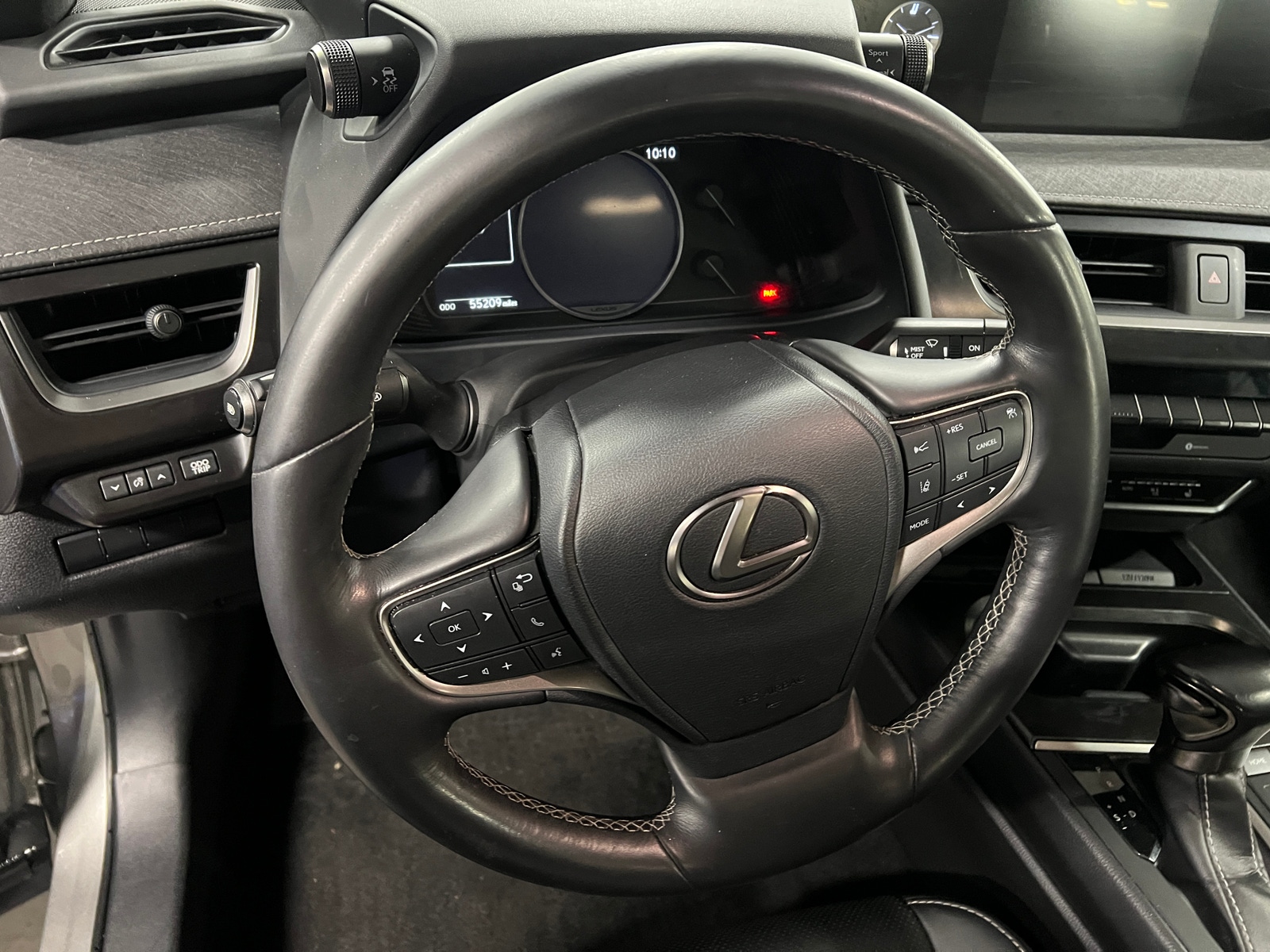 Thumbnail: 2019 Lexus UX - 4