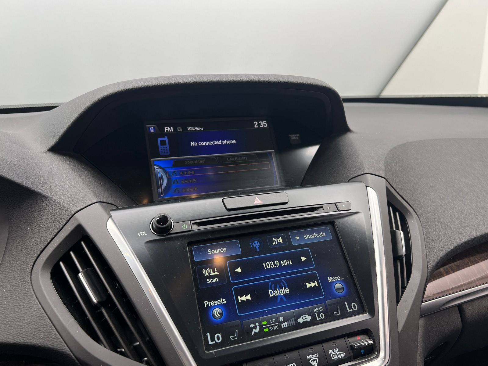 Thumbnail: 2017 Acura MDX - 3