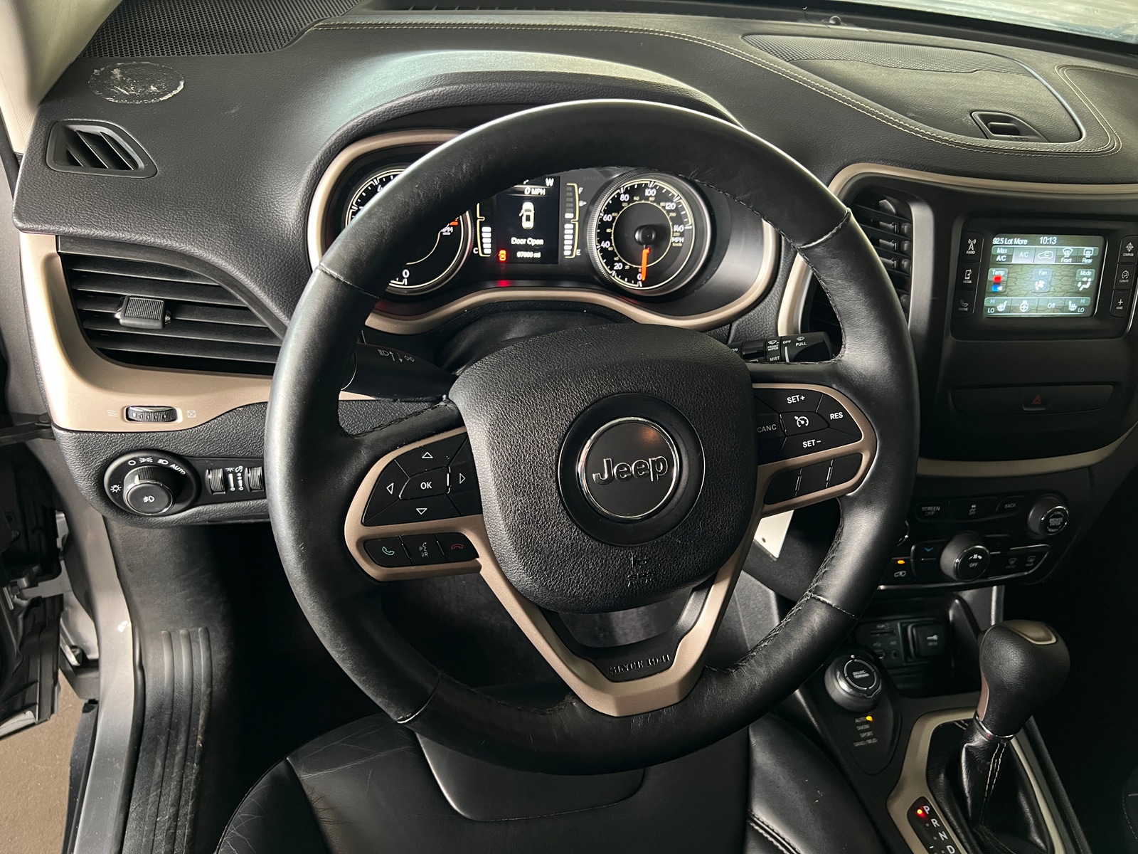 Thumbnail: 2017 Jeep Cherokee - 4