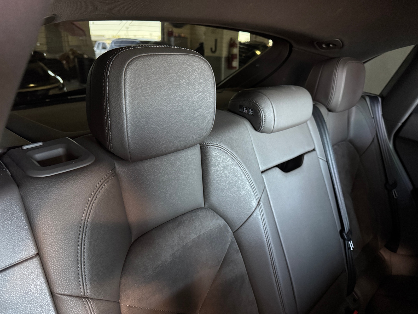 Thumbnail: 2015 Porsche Macan - 5