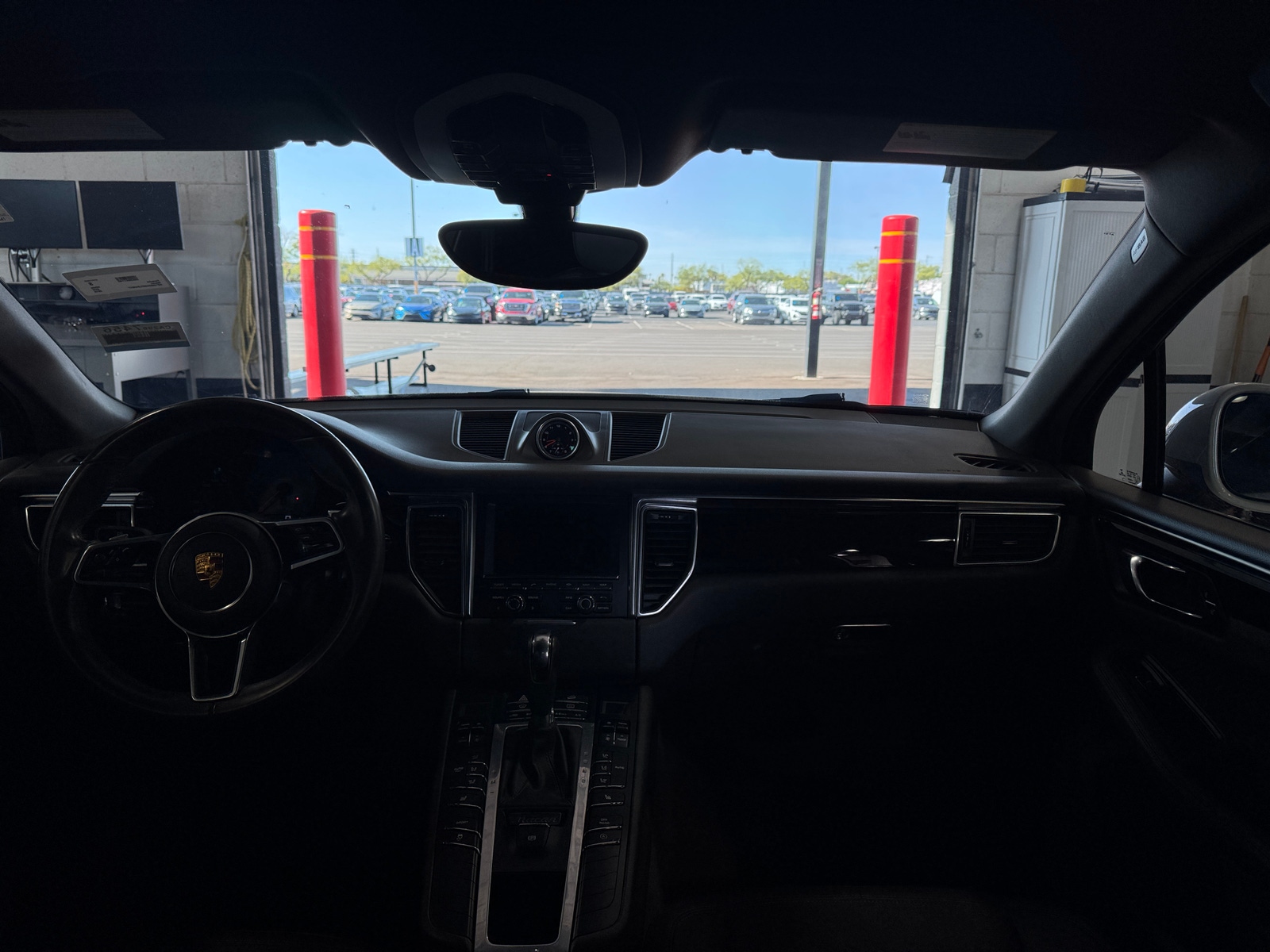 Thumbnail: 2015 Porsche Macan - 2