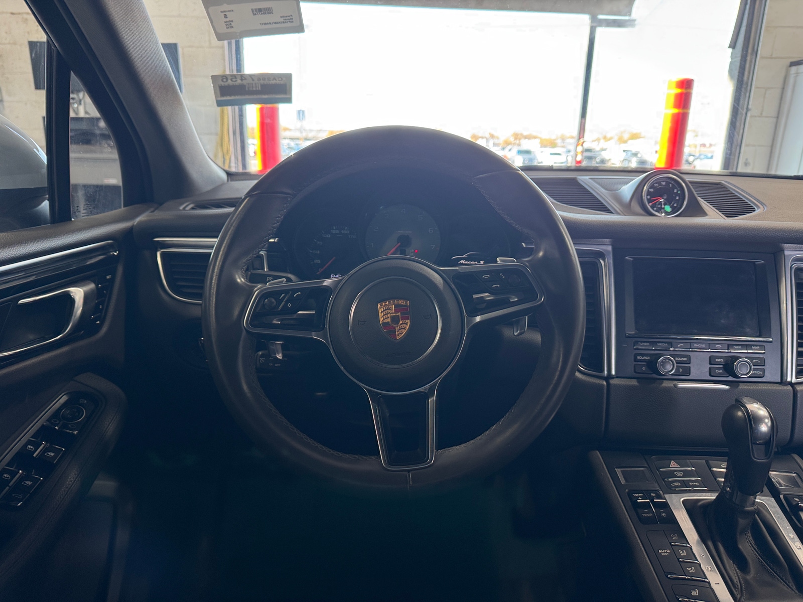 Thumbnail: 2015 Porsche Macan - 4