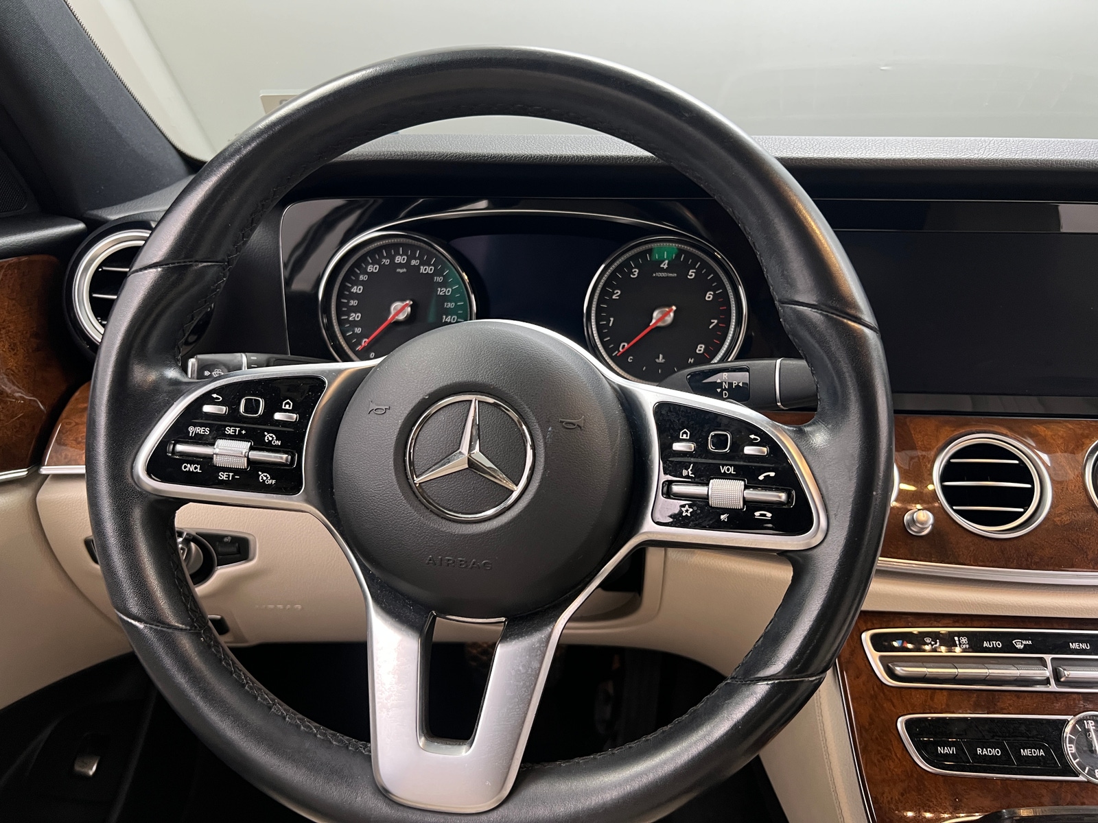 Thumbnail: 2019 Mercedes-Benz E-Class - 4