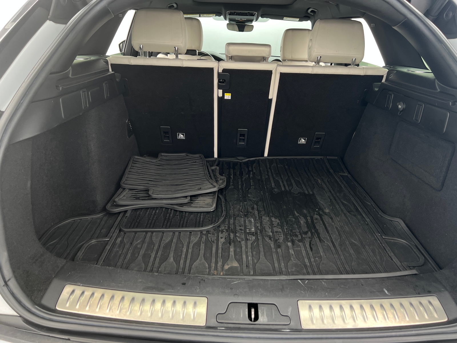 Thumbnail: 2019 Land Rover Range Rover Velar - 6
