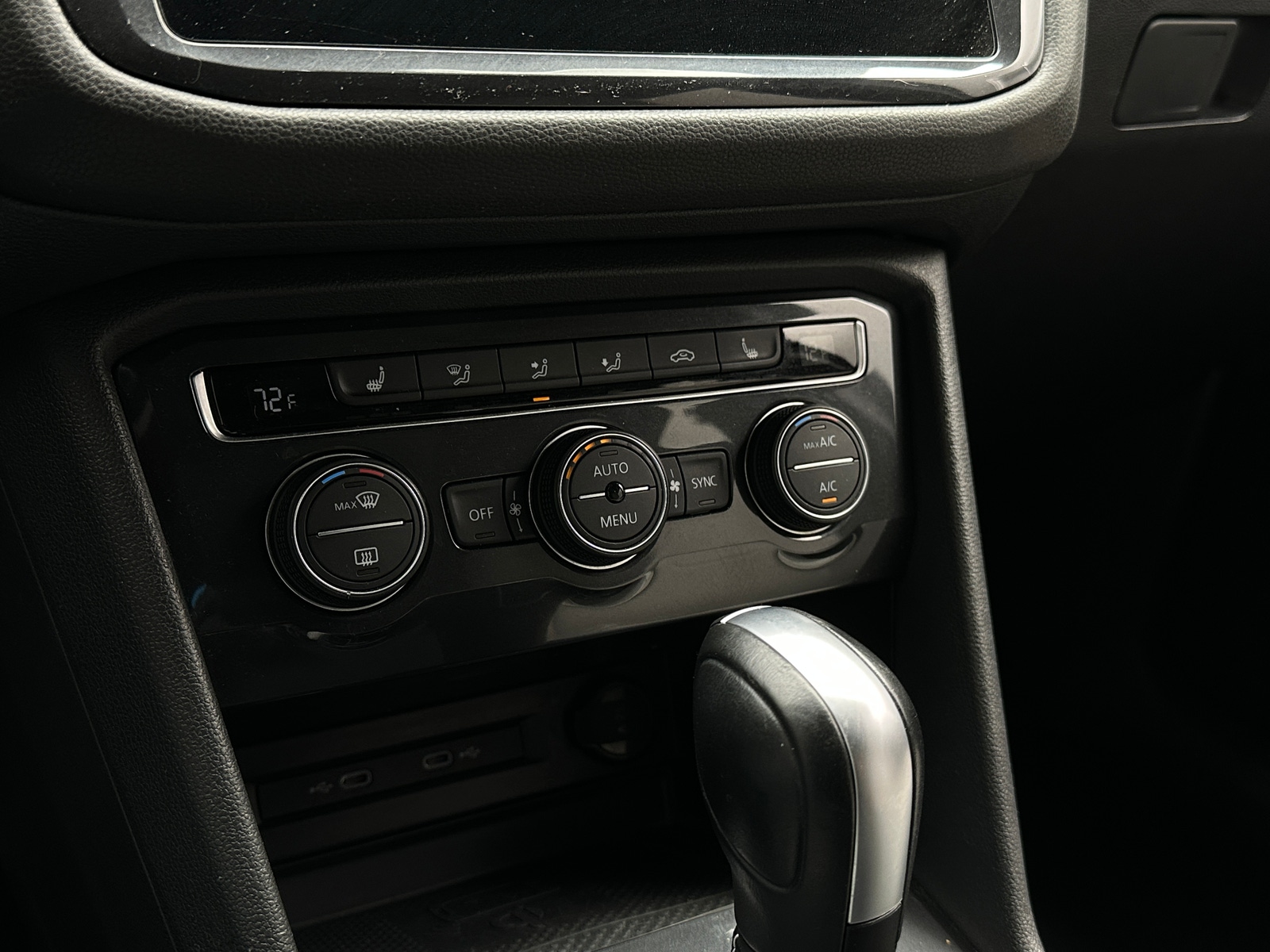 Thumbnail: 2021 Volkswagen Tiguan - 3