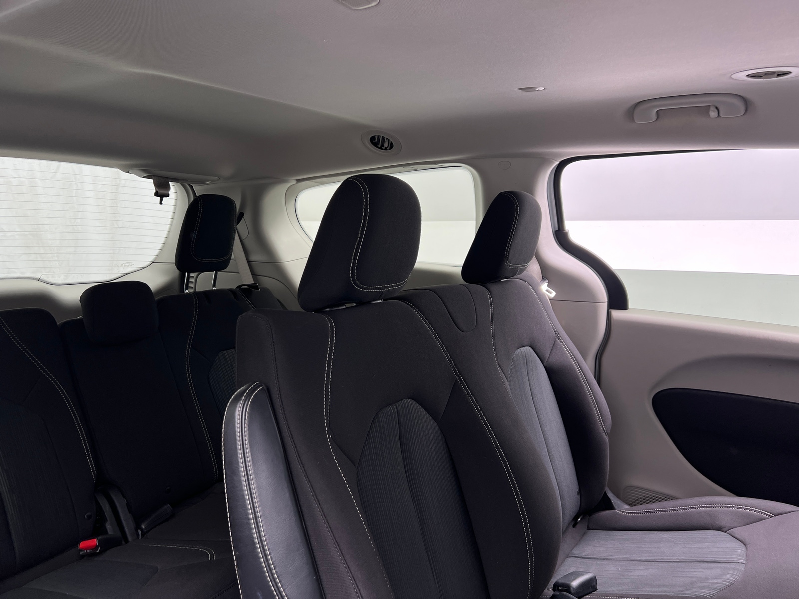 Thumbnail: 2020 Chrysler Voyager - 6