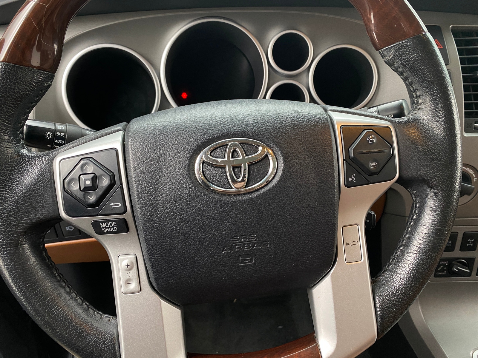 Thumbnail: 2015 Toyota Sequoia - 4