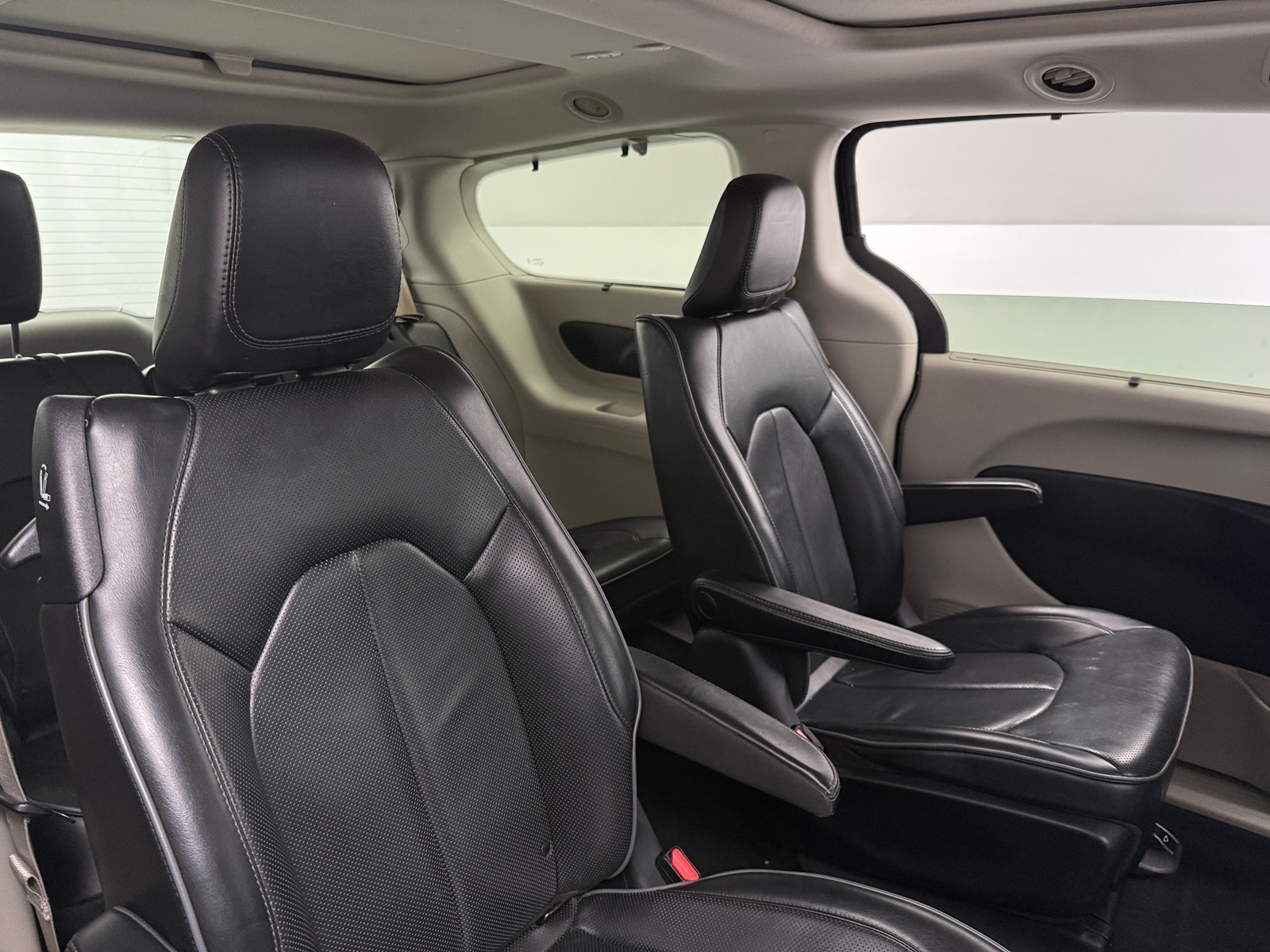 Thumbnail: 2019 Chrysler Pacifica - 5