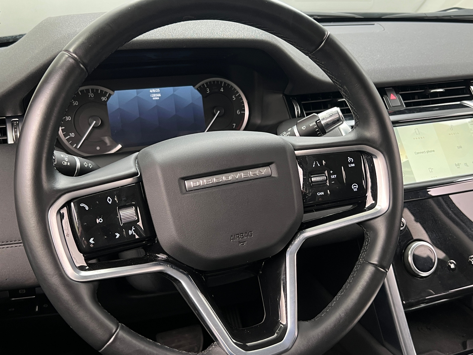Thumbnail: 2022 Land Rover Discovery Sport - 4