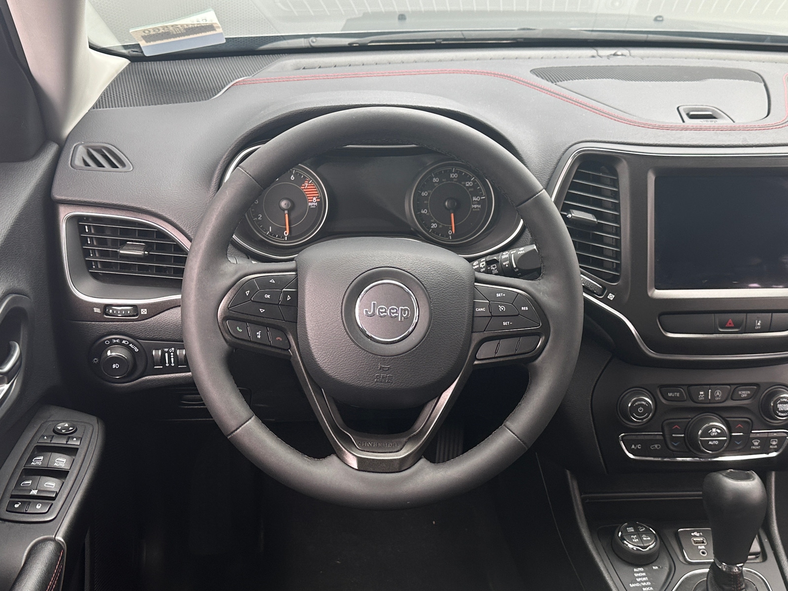 Thumbnail: 2022 Jeep Cherokee - 5