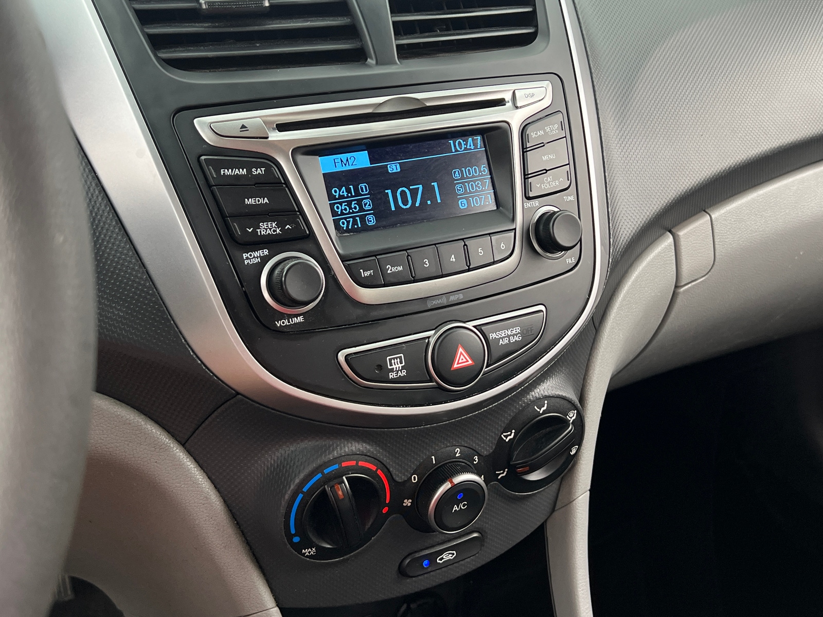 Thumbnail: 2015 Hyundai Accent - 4