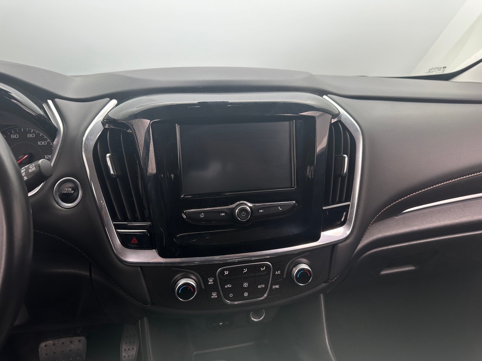 Thumbnail: 2018 Chevrolet Traverse - 4