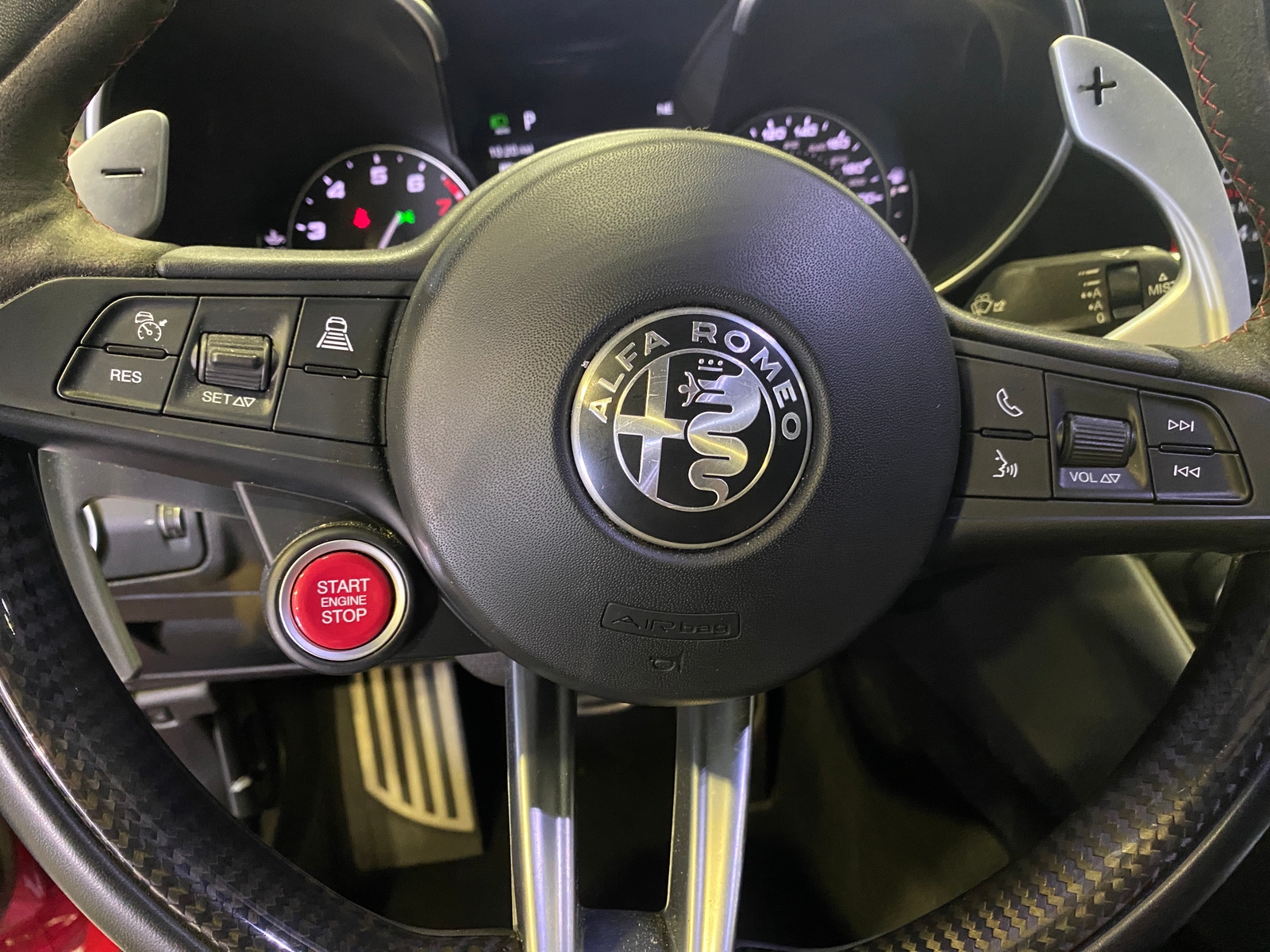 Thumbnail: 2019 Alfa Romeo Giulia - 4