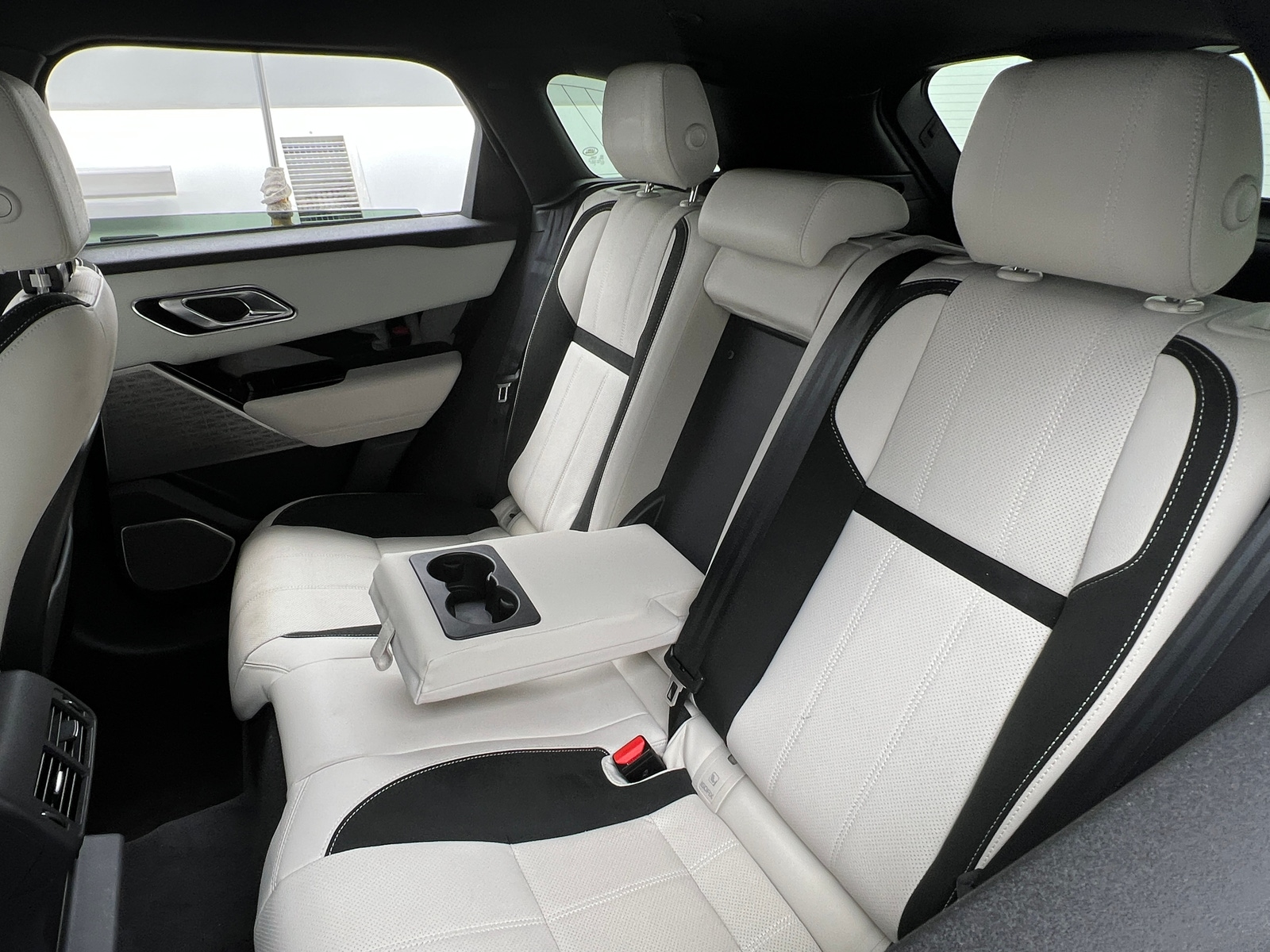 Thumbnail: 2021 Land Rover Range Rover Velar - 5