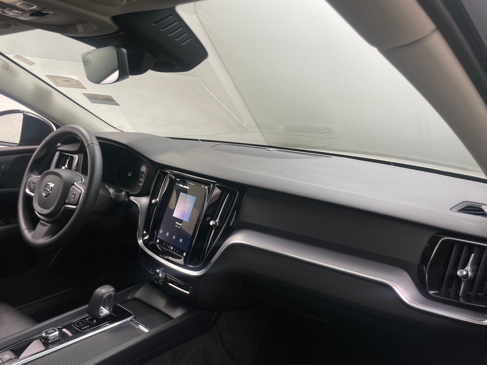 Thumbnail: 2025 Volvo S60 - 2