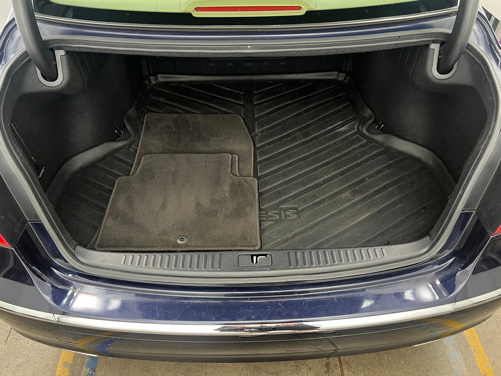 Thumbnail: 2012 Hyundai Genesis - 6