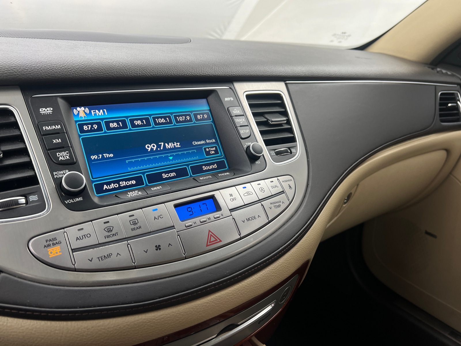 Thumbnail: 2012 Hyundai Genesis - 3