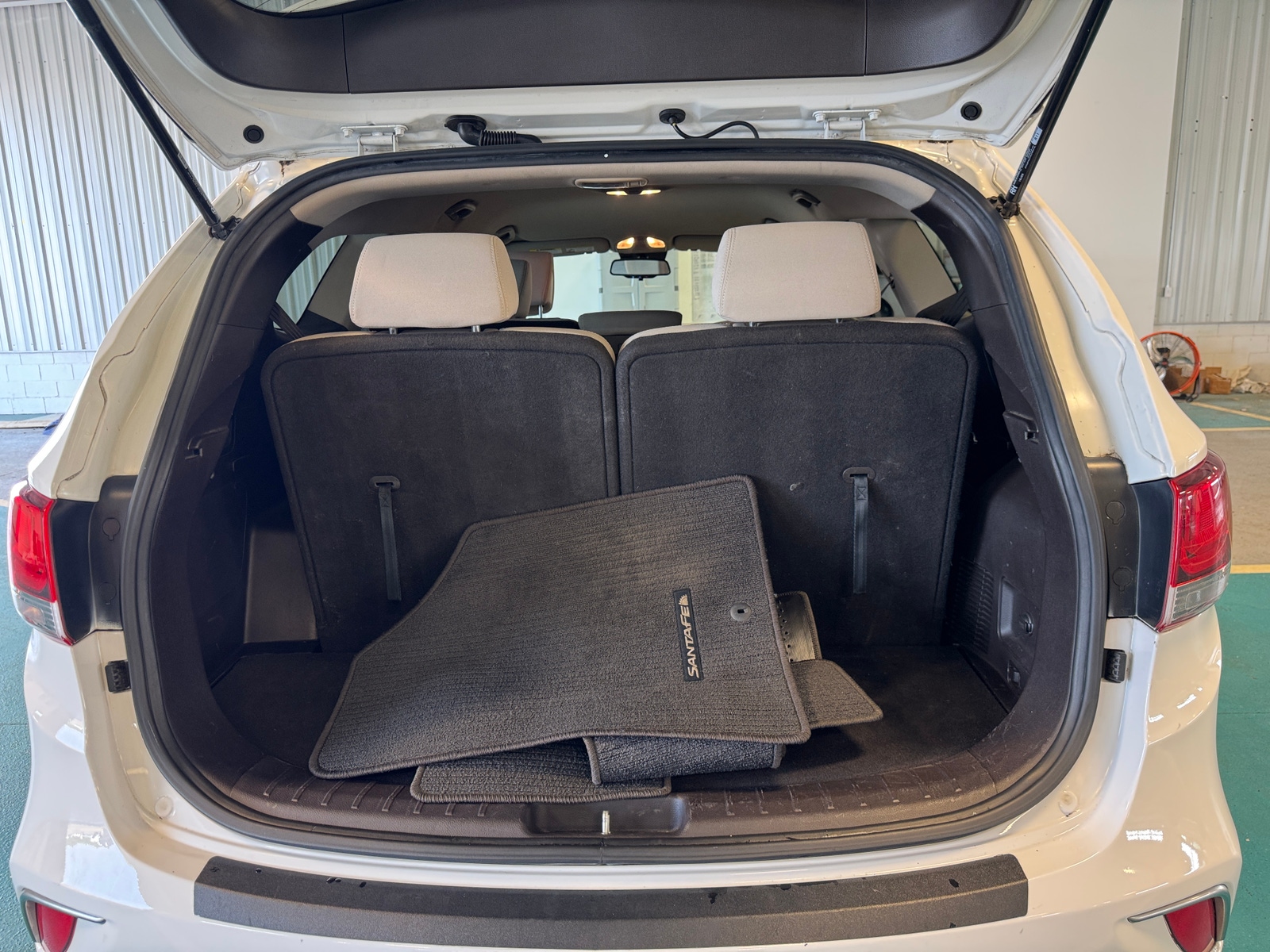 Thumbnail: 2019 Hyundai Santa Fe - 7