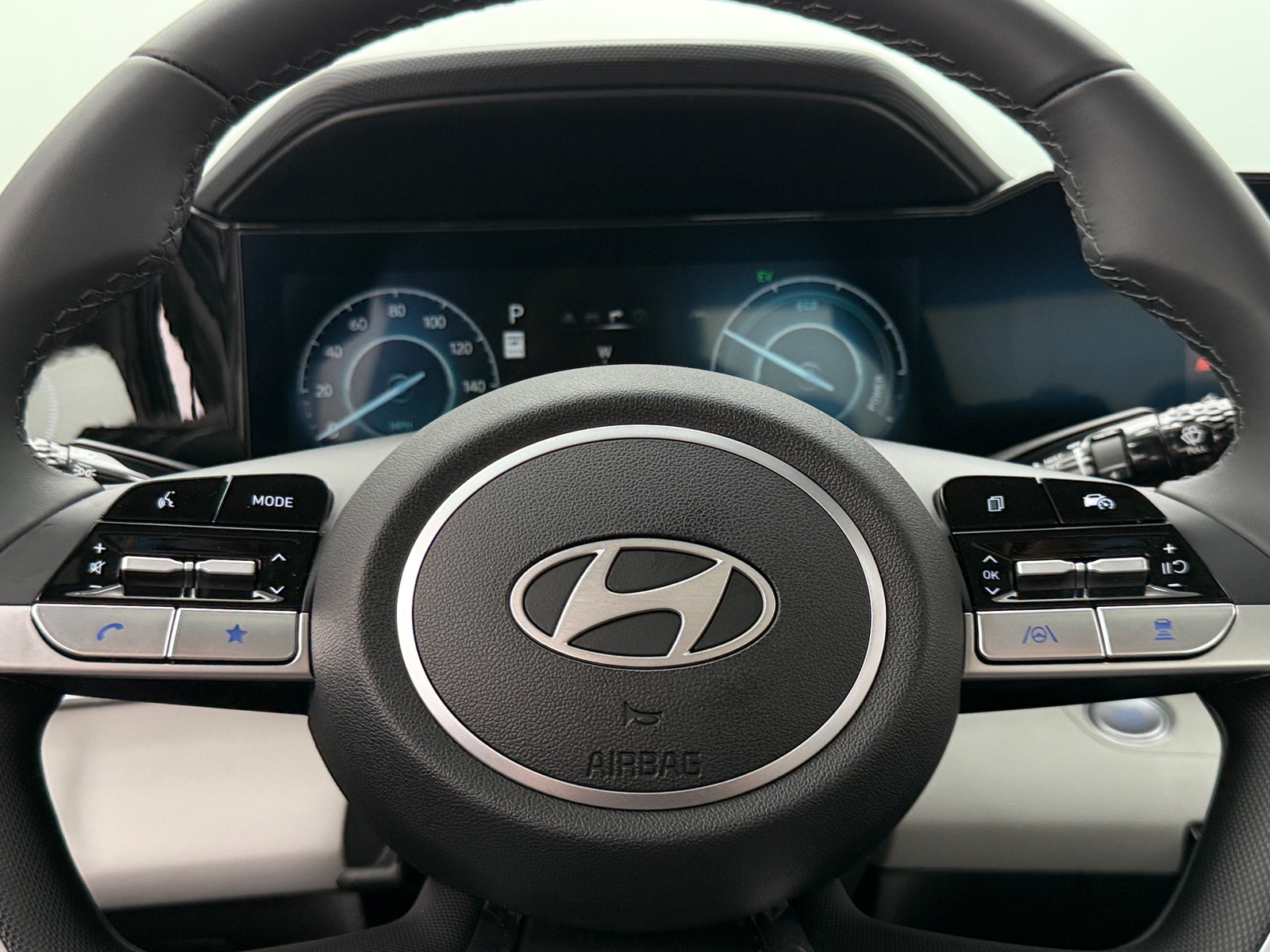 Thumbnail: 2025 Hyundai Elantra - 4