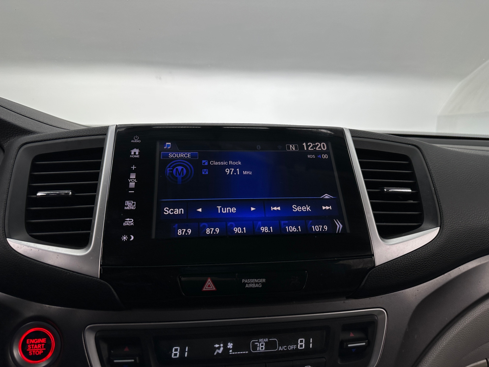 Thumbnail: 2018 Honda Pilot - 4