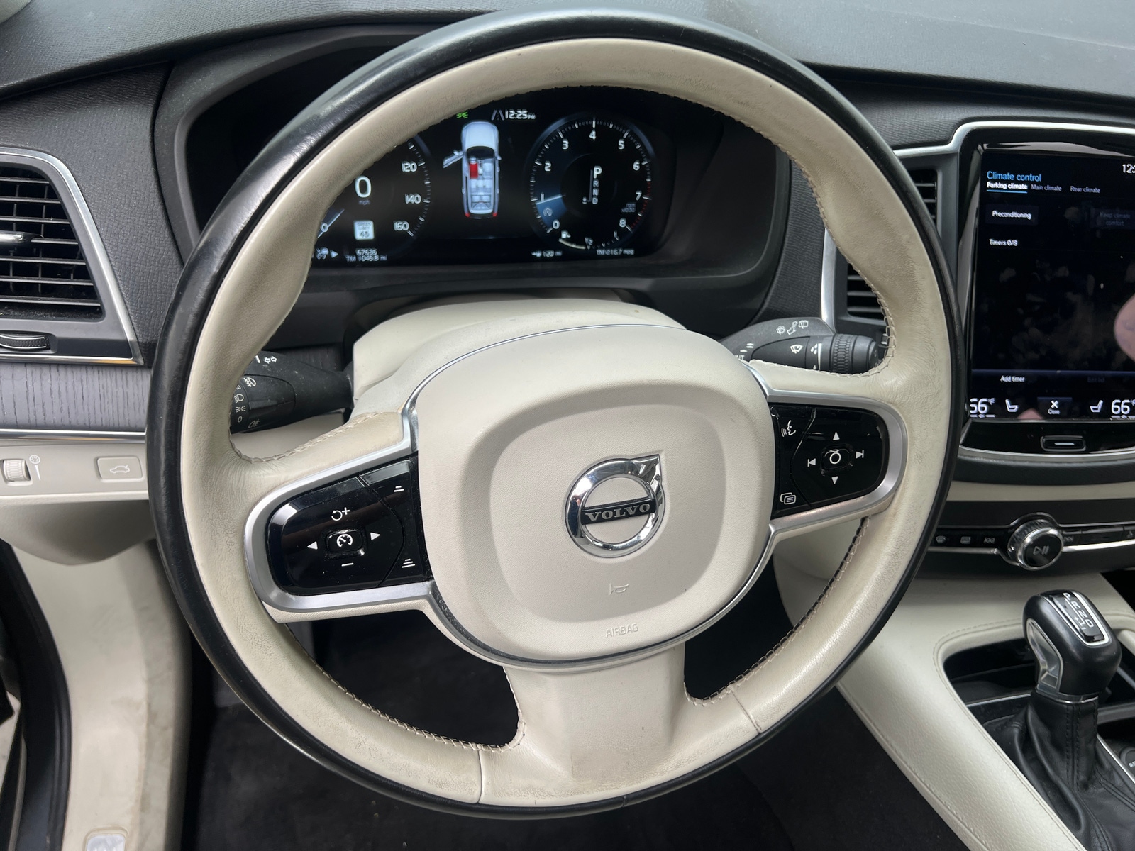 Thumbnail: 2020 Volvo XC90 - 4