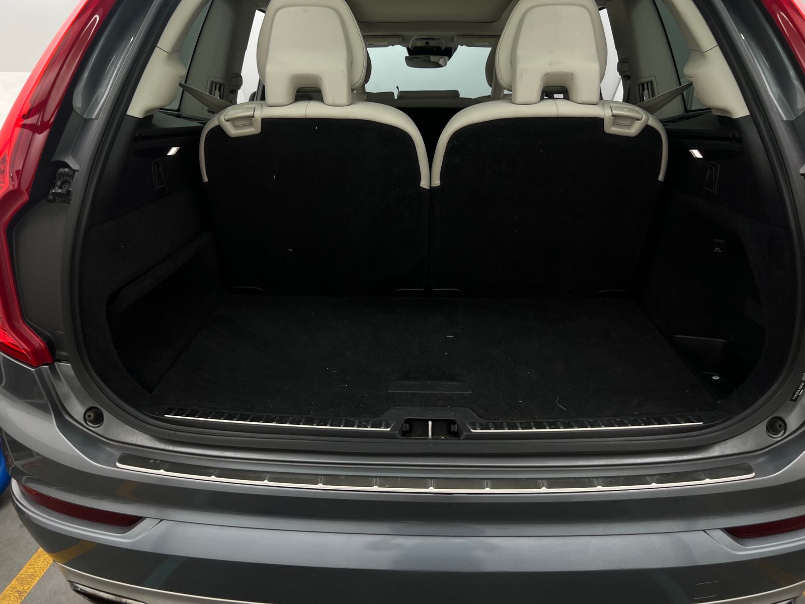 Thumbnail: 2020 Volvo XC90 - 6